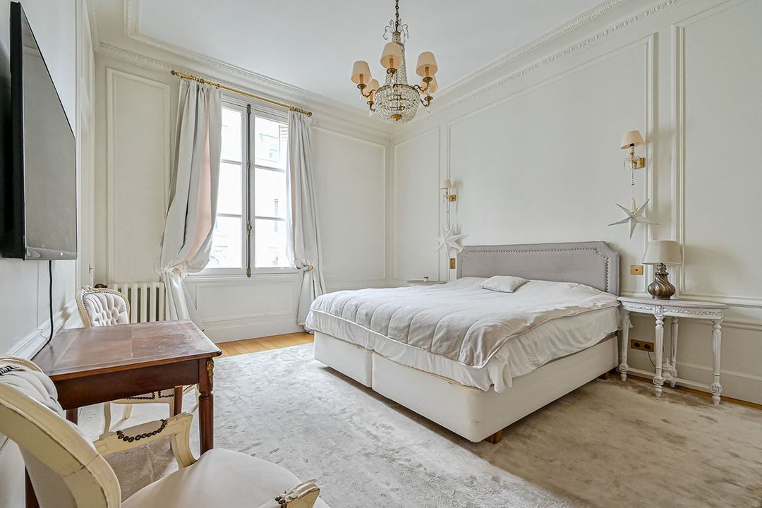 Paris - 8